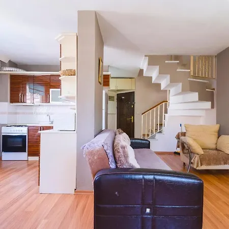 Cozy Apartment Within A Short Walking Distance To The Beach In Marmaris 马尔马里斯